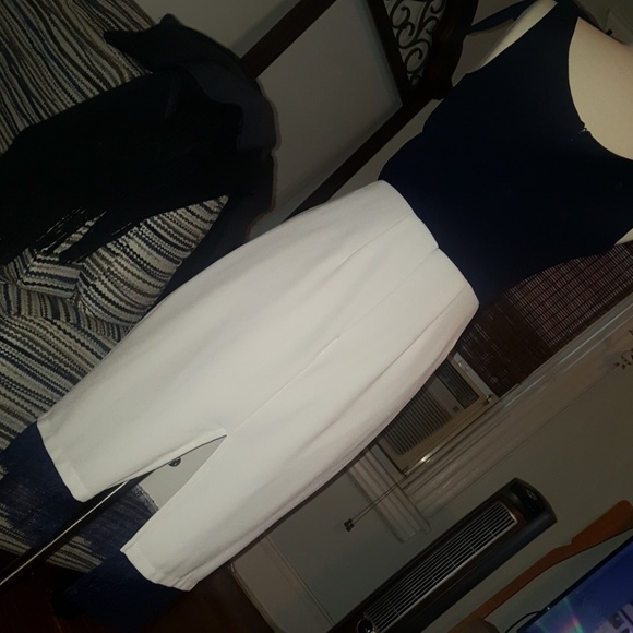 Dress - Picture 4 of 4